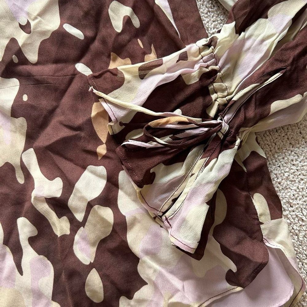 Massimo Dutti Abstract Camo Print romantic feminine keyhole blouse size 4 - Picture 6 of 11